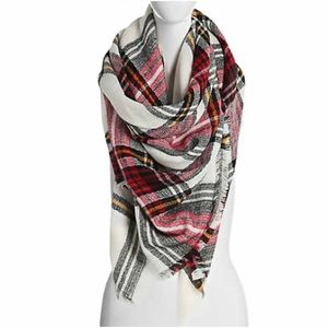 ✨New✨ Kelly & Katie Plaid Blanket Scarf 🧣